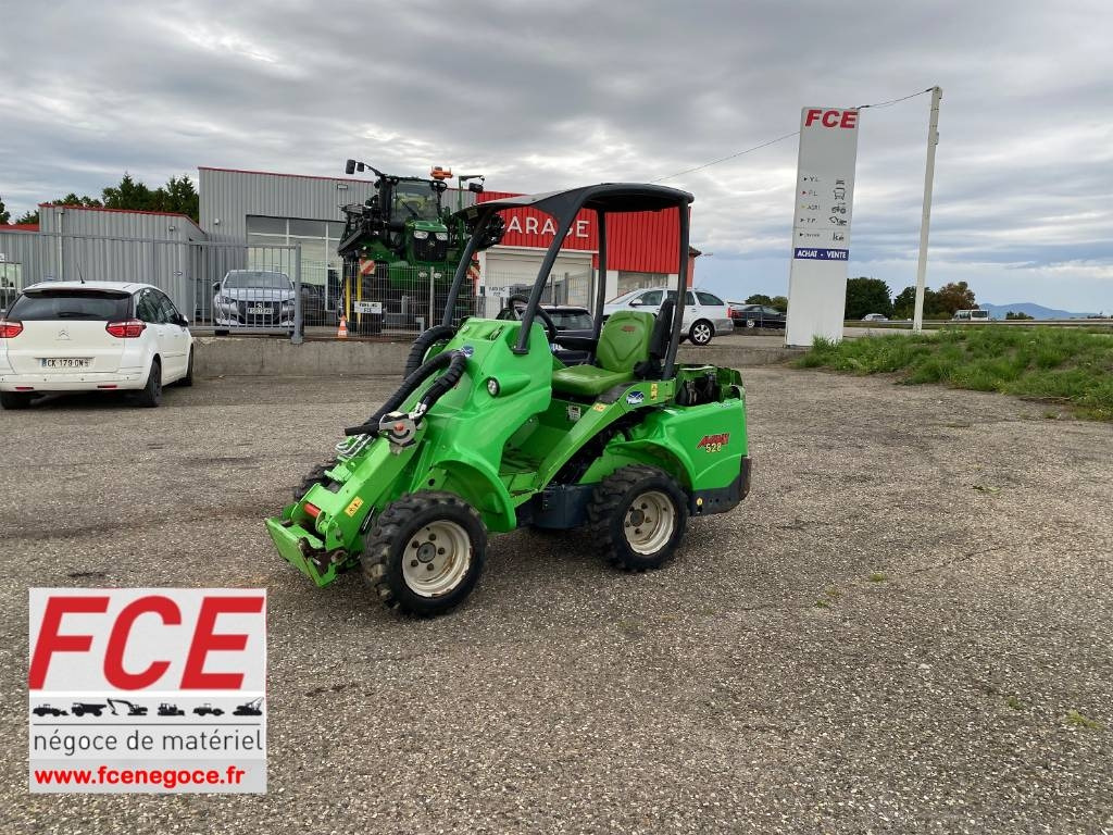 Avant M 528 EIPTT /Certificat CE endommagée - Valet de ferme: photos 1 Avant M 528 EIPTT /Certificat CE endommagée - Valet de ferme: photos 1