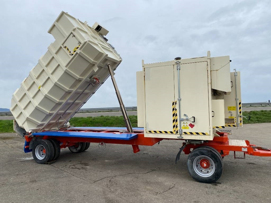 UNIVAC Aspirateur Mobile SC90DAV9AR-C - Camping-car: photos 4 UNIVAC Aspirateur Mobile SC90DAV9AR-C - Camping-car: photos 4