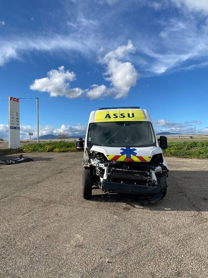 Fiat LES DAUPHINS/DUCATO TORINO 2.3M-Jet 160 endommagée - Fourgon grand volume: photos 2 Fiat LES DAUPHINS/DUCATO TORINO 2.3M-Jet 160 endommagée - Fourgon grand volume: photos 2