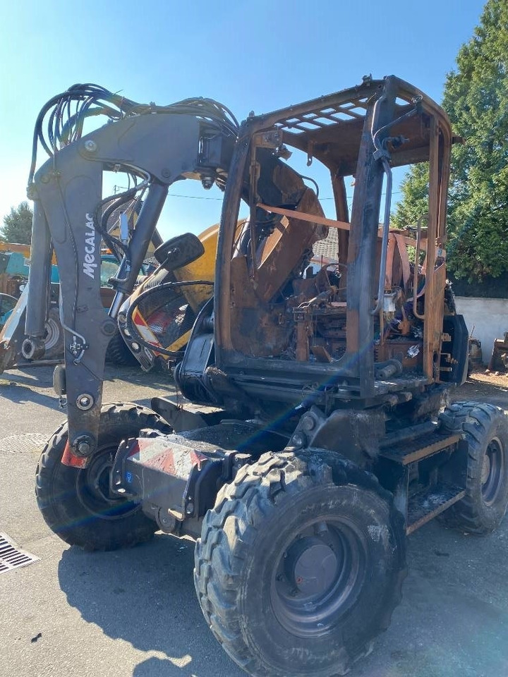 Pelle sur pneus Mecalac 7 MWR Origine Française endommagée: photos 13