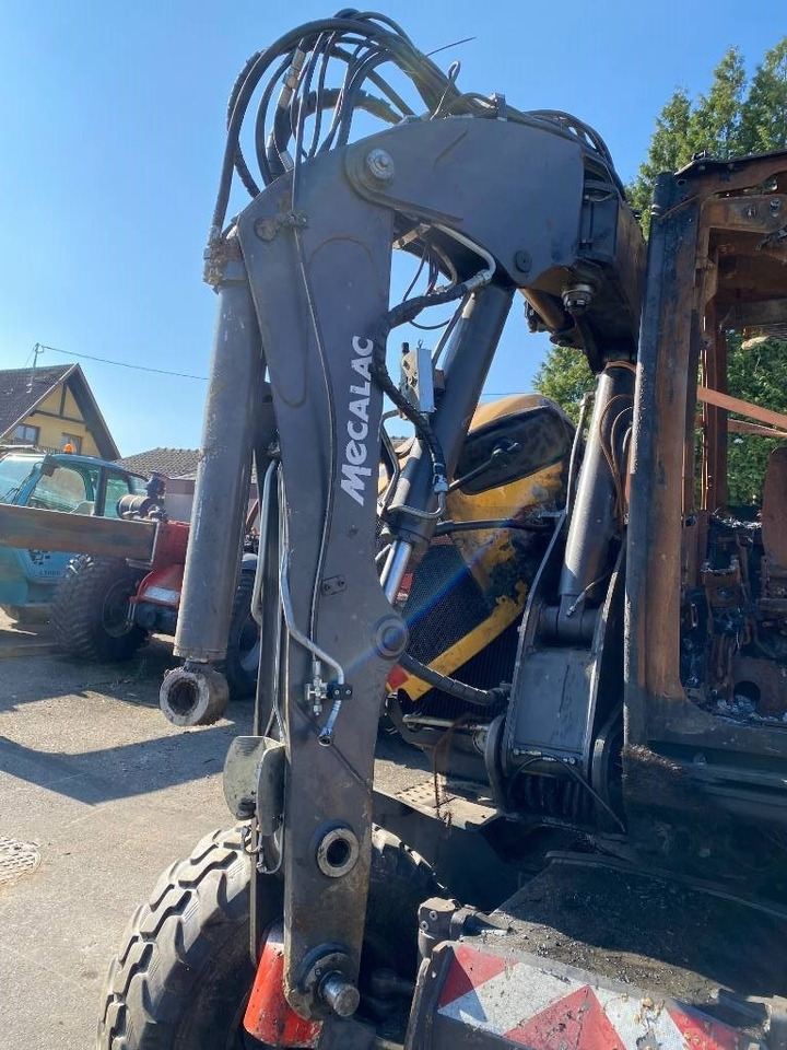 Pelle sur pneus Mecalac 7 MWR Origine Française endommagée: photos 15