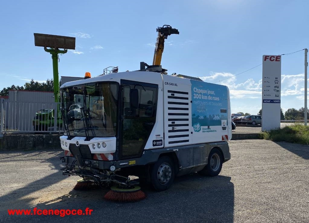Ravo CR 540 Euro6 Certificat CE / Origine Française - Balayeuse de voirie: photos 1 Ravo CR 540 Euro6 Certificat CE / Origine Française - Balayeuse de voirie: photos 1