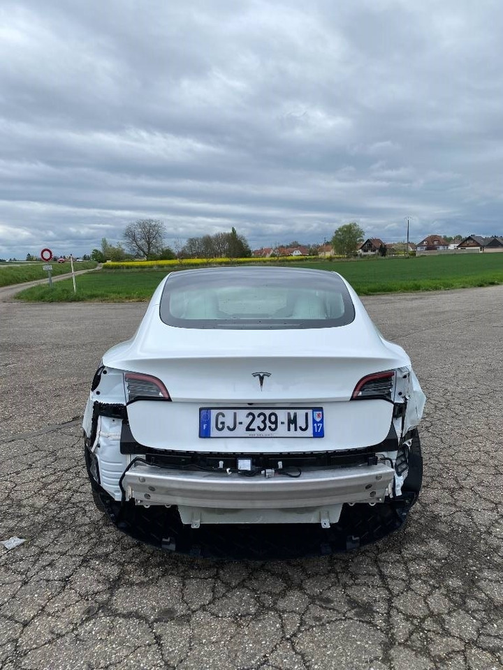 Tesla MODEL 3 5YJ3 - Rwd-Carte Grise Française endommagé - Voiture: photos 5 Tesla MODEL 3 5YJ3 - Rwd-Carte Grise Française endommagé - Voiture: photos 5