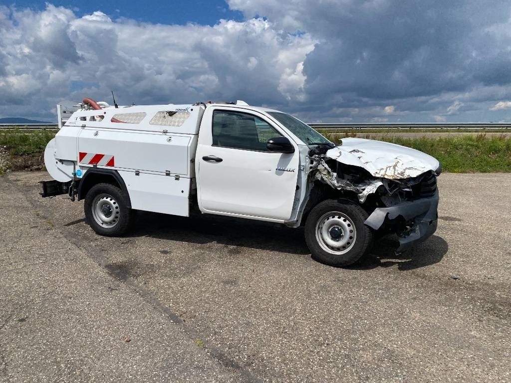 Toyota HILUX 2.4 D4D /MINIMAX COMBINE LONGWAY endommagé - Camion hydrocureur: photos 3 Toyota HILUX 2.4 D4D /MINIMAX COMBINE LONGWAY endommagé - Camion hydrocureur: photos 3