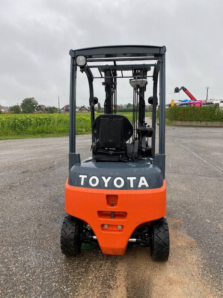 Toyota TRAIGO 48/16-8FBMK16T endommagé - Chariot élévateur électrique: photos 4 Toyota TRAIGO 48/16-8FBMK16T endommagé - Chariot élévateur électrique: photos 4