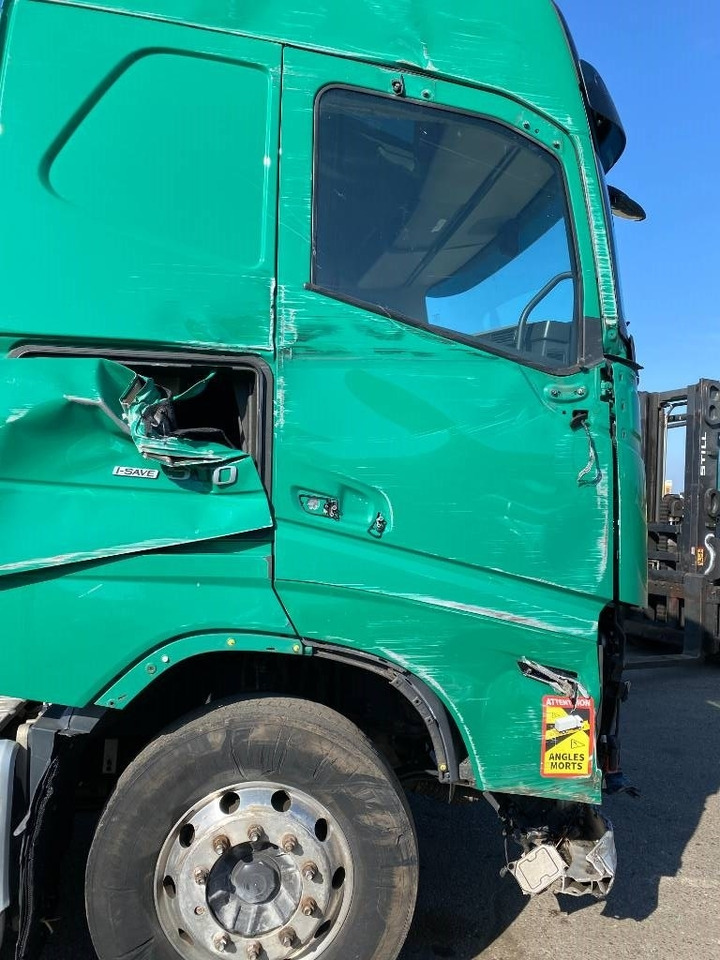 Tracteur routier Volvo FH 500 I-save GLOBETROTTER 1er Main endommagé: photos 12