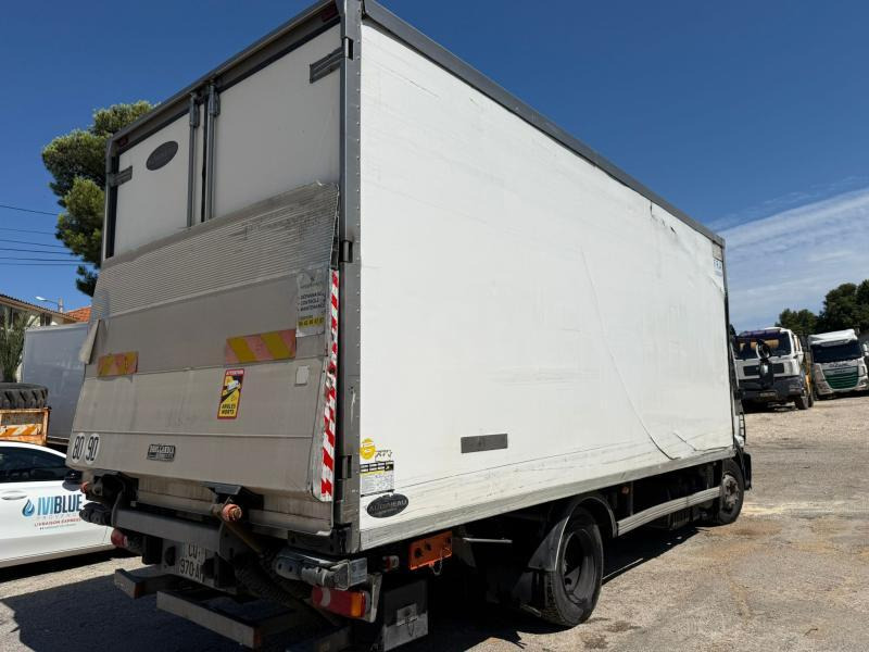 Camion frigorifique Iveco 120E22 CAISSE FRIGO HAYON: photos 8
