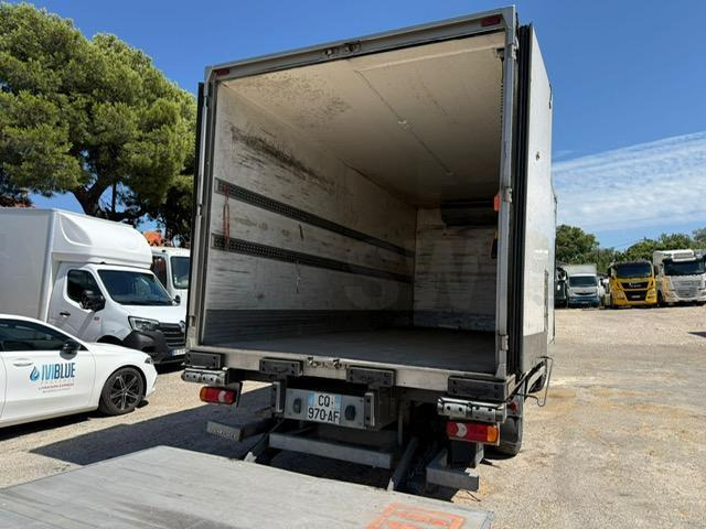 Camion frigorifique Iveco 120E22 CAISSE FRIGO HAYON: photos 9