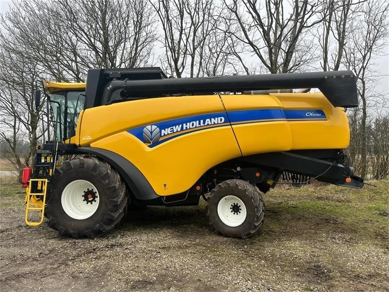 New Holland CX 6090 4wd - Moissonneuse-batteuse: photos 2 New Holland CX 6090 4wd - Moissonneuse-batteuse: photos 2