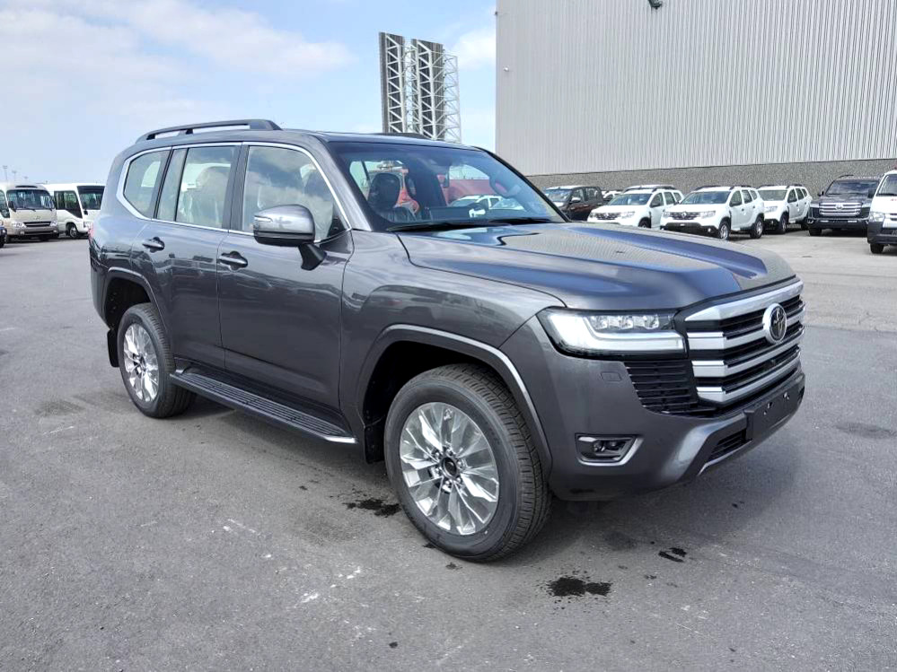 Toyota Land Cruiser 300 V6 VXR ZX 7 SEATERS / PLACES 3.5L Petrol Automatic AEOB - Voiture: photos 3 Toyota Land Cruiser 300 V6 VXR ZX 7 SEATERS / PLACES 3.5L Petrol Automatic AEOB - Voiture: photos 3