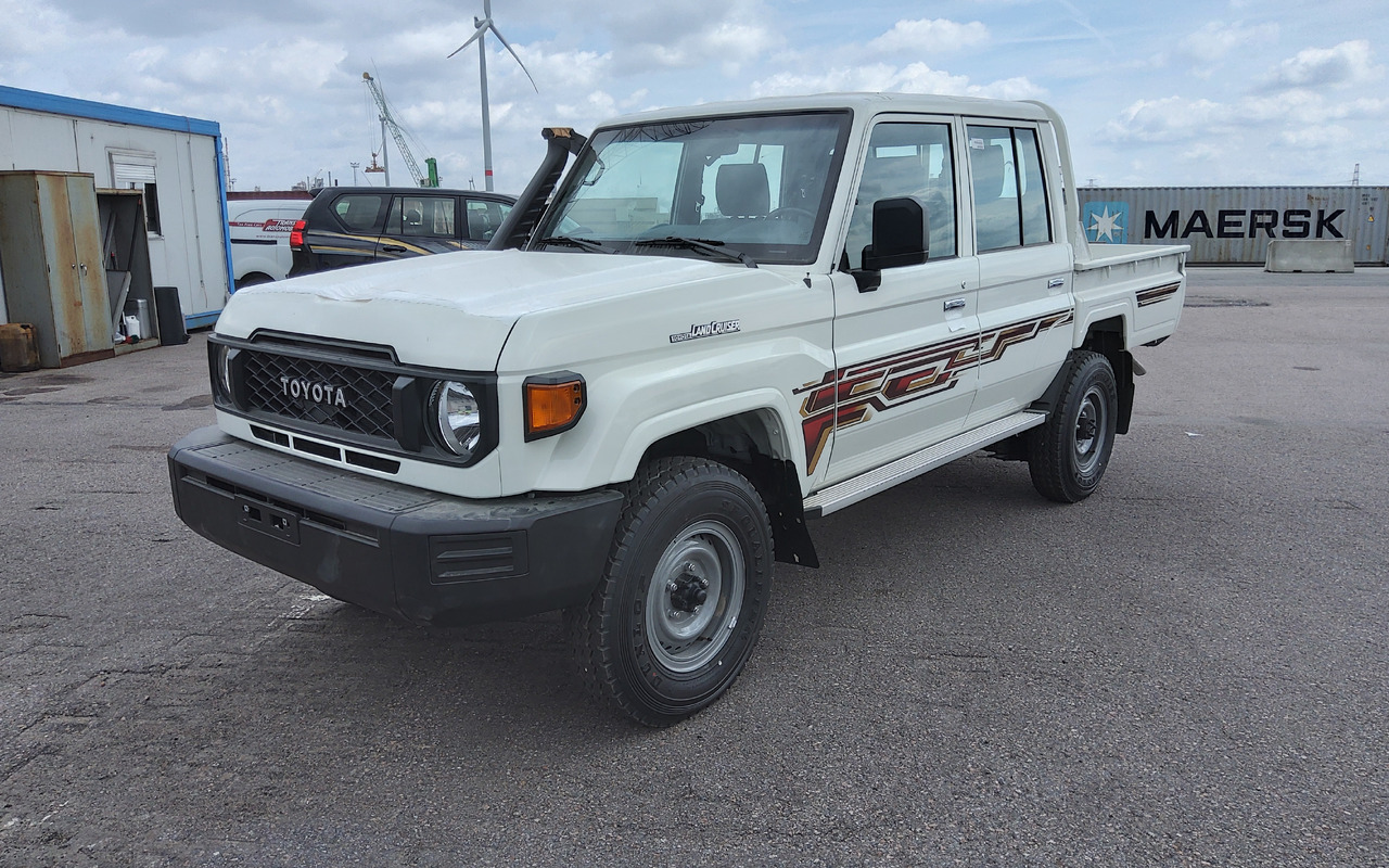 Toyota Toyota Land cruiser 79 grj double cabin 4.0L Petrol Manual 5 SEATS/PLACES - Pick-up: photos 1 Toyota Toyota Land cruiser 79 grj double cabin 4.0L Petrol Manual 5 SEATS/PLACES - Pick-up: photos 1