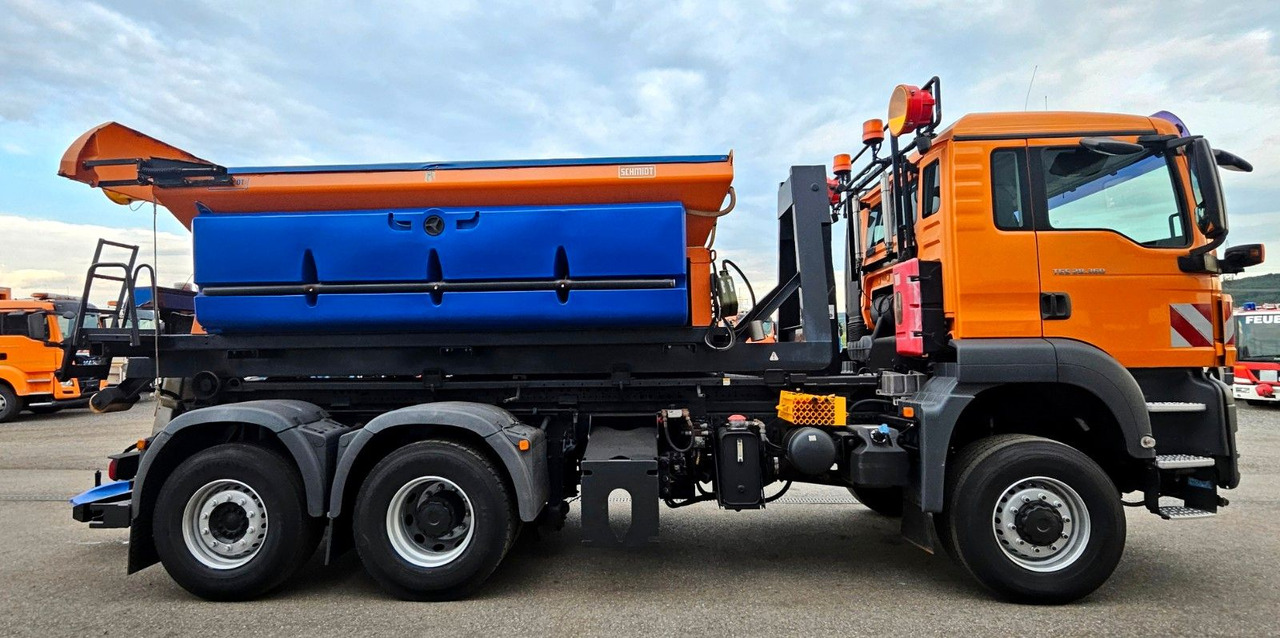 MAN TGS 28.360 6x4-4 BL EEV Winterdienst Streuer - Camion ampliroll: photos 5 MAN TGS 28.360 6x4-4 BL EEV Winterdienst Streuer - Camion ampliroll: photos 5