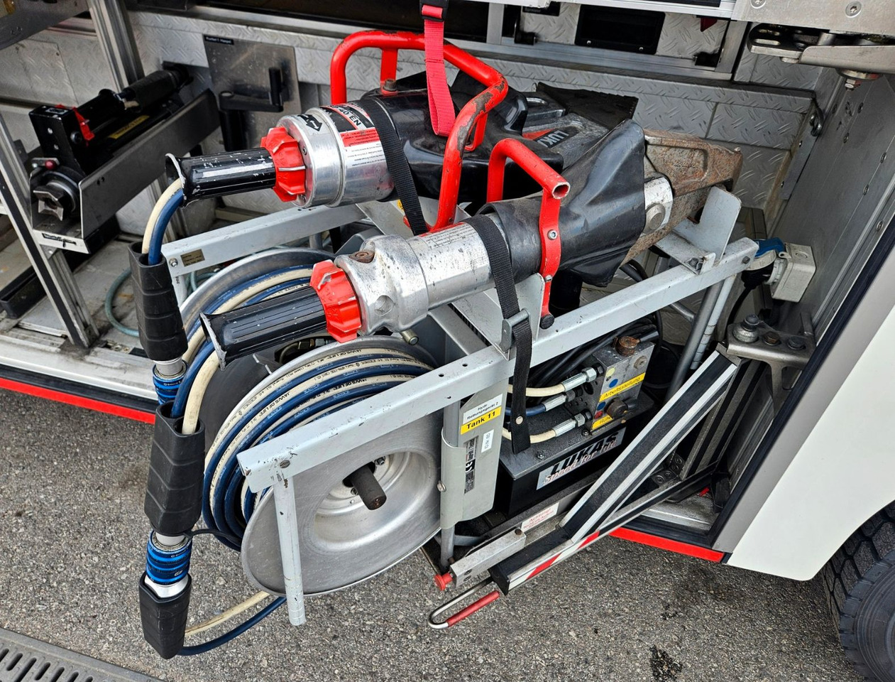 Camion de pompier Mercedes-Benz 1829 Feuerwehr Ziegler RLF 2000/300 TLF Winde: photos 10