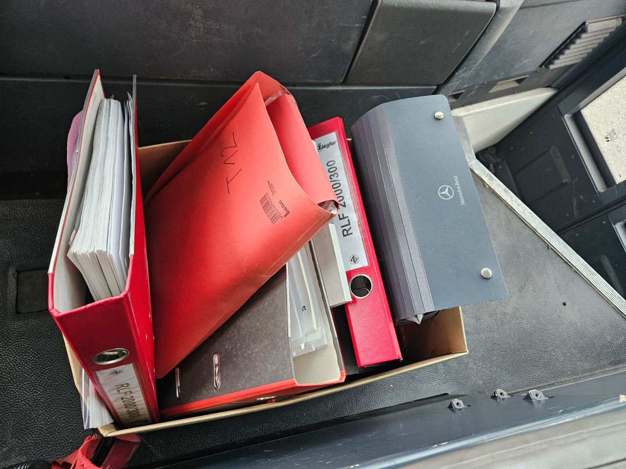 Camion de pompier Mercedes-Benz 1829 Feuerwehr Ziegler RLF 2000/300 TLF Winde: photos 24