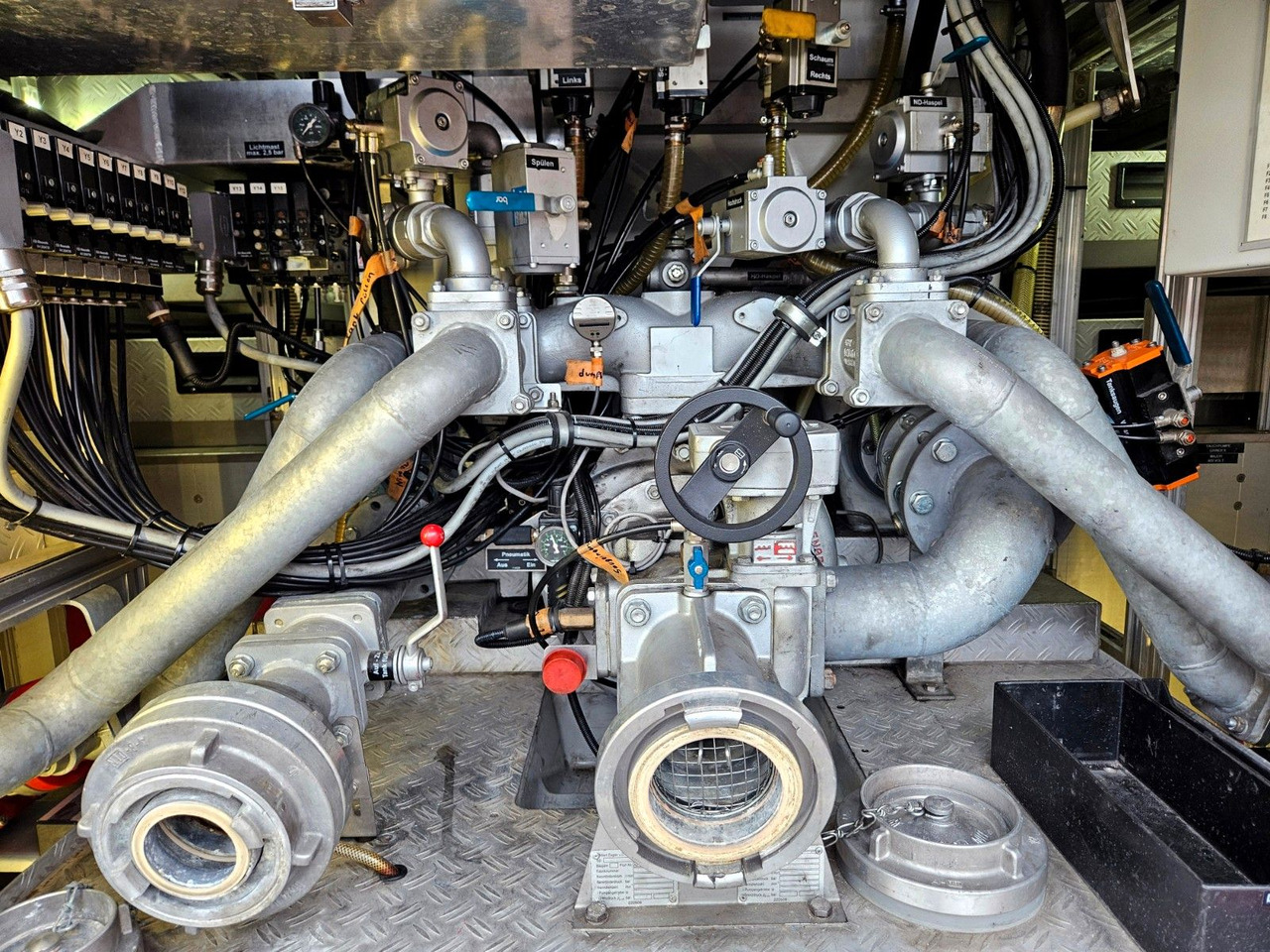 Camion de pompier Mercedes-Benz 1829 Feuerwehr Ziegler RLF 2000/300 TLF Winde: photos 21