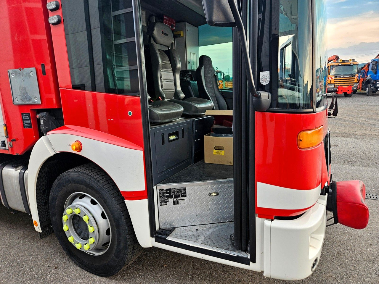Camion de pompier Mercedes-Benz 1829 Feuerwehr Ziegler RLF 2000/300 TLF Winde: photos 20