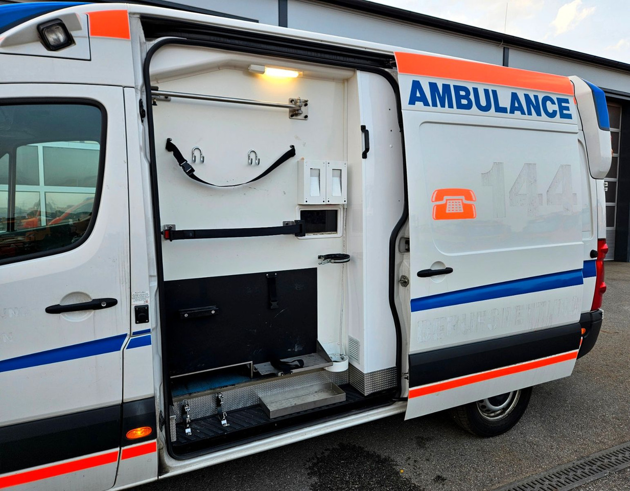 Ambulance Volkswagen CRAFTER TDI Ambulance RTW L2H2 DLOUHY: photos 13