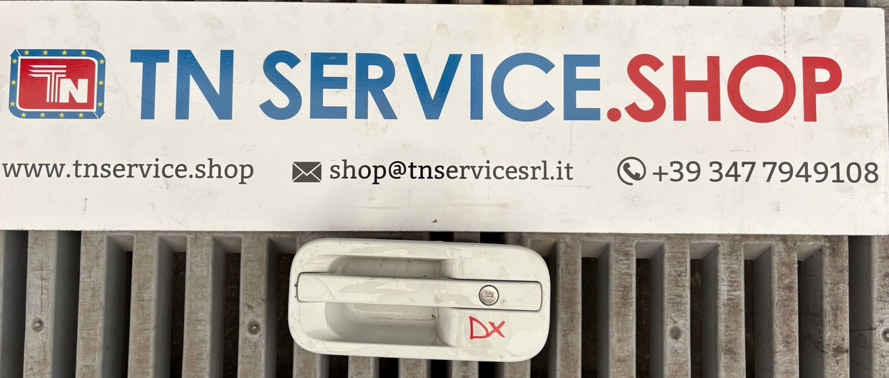 Maniglia destra DAF E6 - Portière et pièces pour Camion: photos 1 Maniglia destra DAF E6 - Portière et pièces pour Camion: photos 1