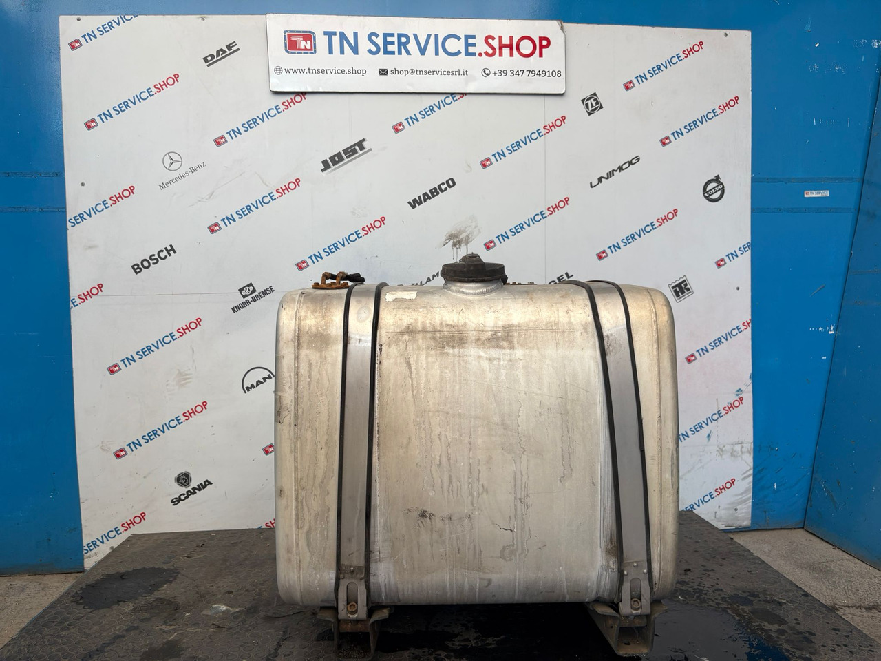 Serbatoio Gasolio Iveco - Réservoir de carburant pour Véhicule utilitaire: photos 1 Serbatoio Gasolio Iveco - Réservoir de carburant pour Véhicule utilitaire: photos 1