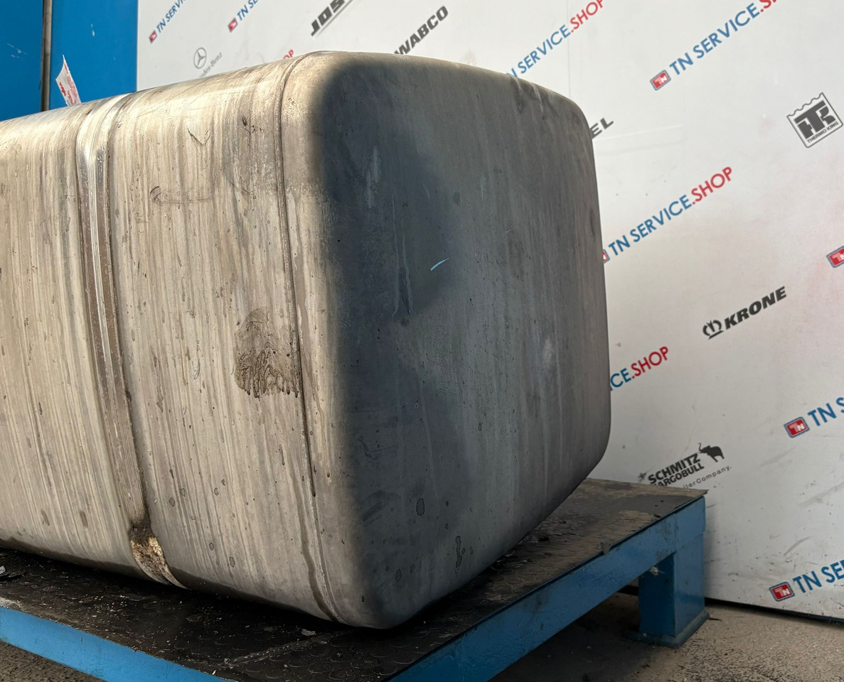 Serbatoio carburante Iveco - Réservoir de carburant pour Camion: photos 3 Serbatoio carburante Iveco - Réservoir de carburant pour Camion: photos 3