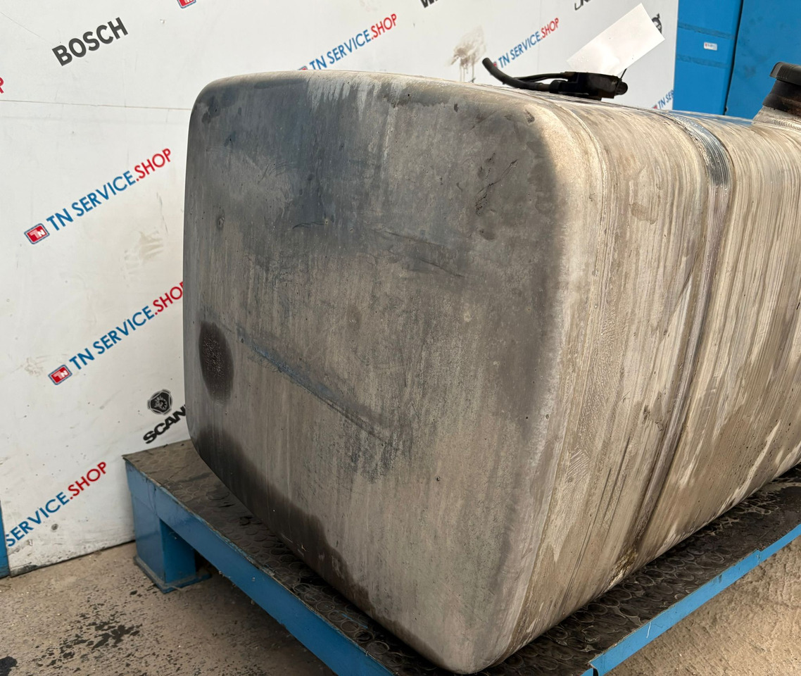 Serbatoio carburante Iveco - Réservoir de carburant pour Camion: photos 2 Serbatoio carburante Iveco - Réservoir de carburant pour Camion: photos 2