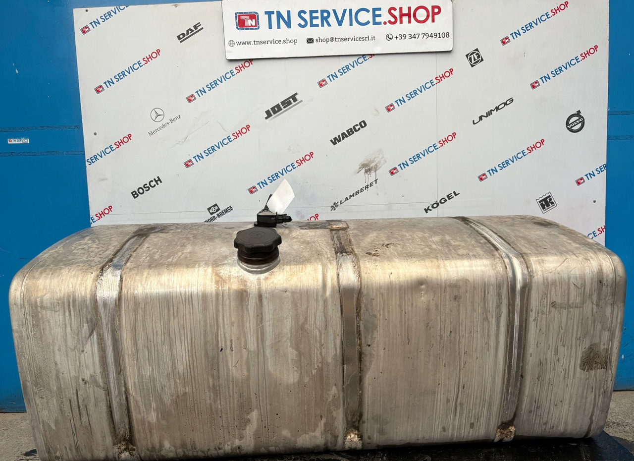 Serbatoio carburante Iveco - Réservoir de carburant pour Camion: photos 1 Serbatoio carburante Iveco - Réservoir de carburant pour Camion: photos 1