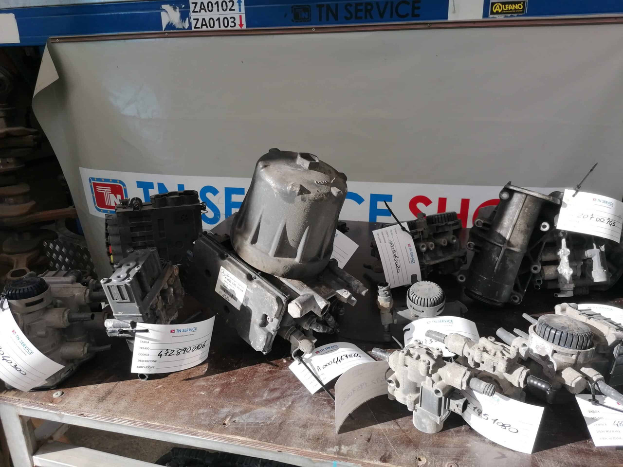 Valvole Pneumatiche - Valve de frein pour Camion: photos 1 Valvole Pneumatiche - Valve de frein pour Camion: photos 1