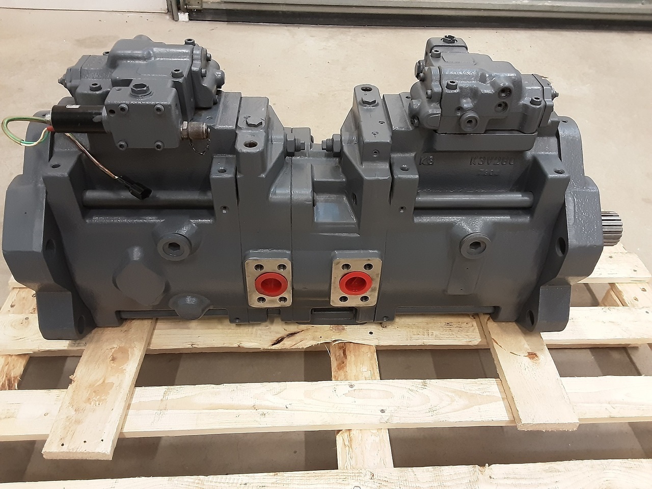 Kawasaki K3V280DTH1CDR-9N0Y-AVB - Pompe hydraulique pour Pelle sur chenille: photos 1 Kawasaki K3V280DTH1CDR-9N0Y-AVB - Pompe hydraulique pour Pelle sur chenille: photos 1