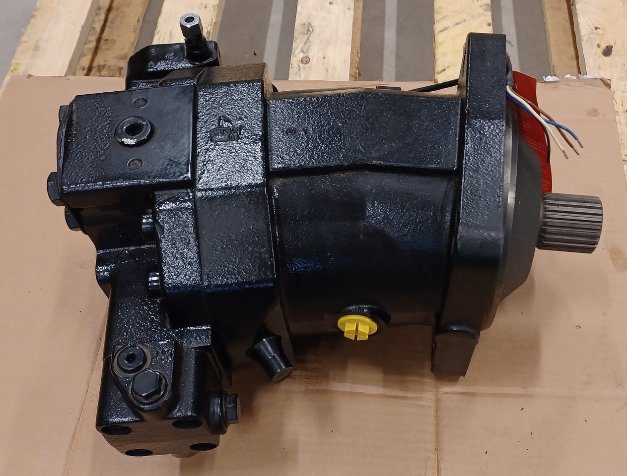 REXROTH A6VM200DA1/63W-VAB017FB-K - Moteur hydraulique pour Pelle sur chenille: photos 1 REXROTH A6VM200DA1/63W-VAB017FB-K - Moteur hydraulique pour Pelle sur chenille: photos 1