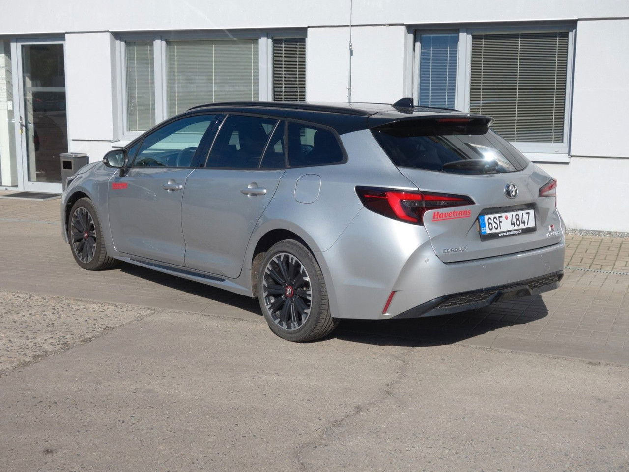 Toyota Corolla Touring 2,0 Hybrid GR Sport - Voiture break: photos 4 Toyota Corolla Touring 2,0 Hybrid GR Sport - Voiture break: photos 4