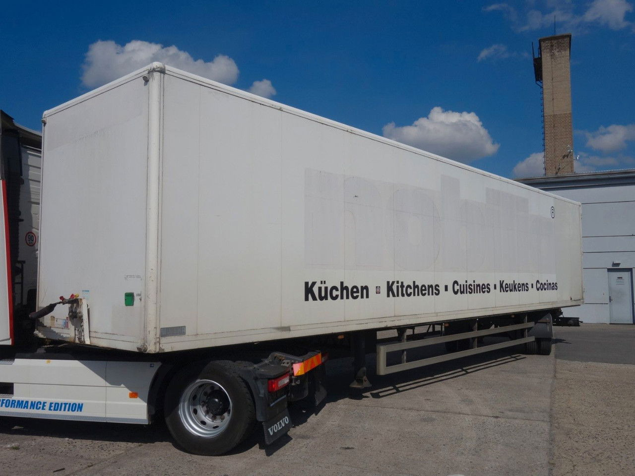 WEKA Weka, 1 Achse, Lenkachse 1 Achse, Lenkachse - Semi-remorque fourgon: photos 3 WEKA Weka, 1 Achse, Lenkachse 1 Achse, Lenkachse - Semi-remorque fourgon: photos 3