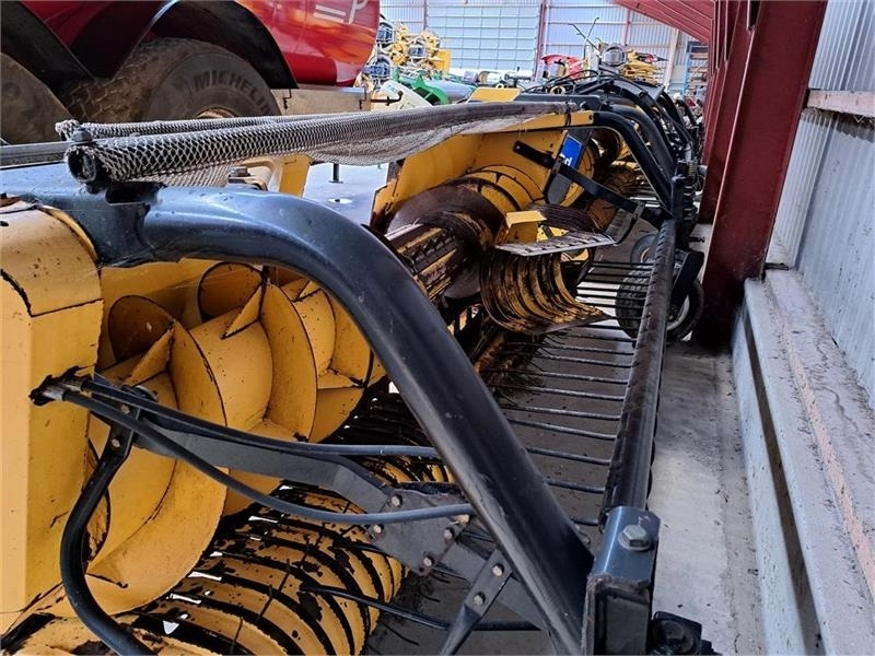 New Holland 355 W Græspick-up - Accessoire aux ensileuses: photos 2 New Holland 355 W Græspick-up - Accessoire aux ensileuses: photos 2