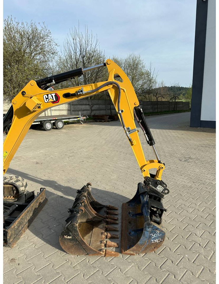 Pelle sur chenille CAT 302CR: photos 15