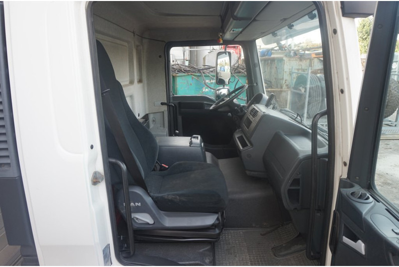 MAN F99L10 TGM 6 CYL81.60000-7786 - Cabine et intérieur pour Camion: photos 3 MAN F99L10 TGM 6 CYL81.60000-7786 - Cabine et intérieur pour Camion: photos 3
