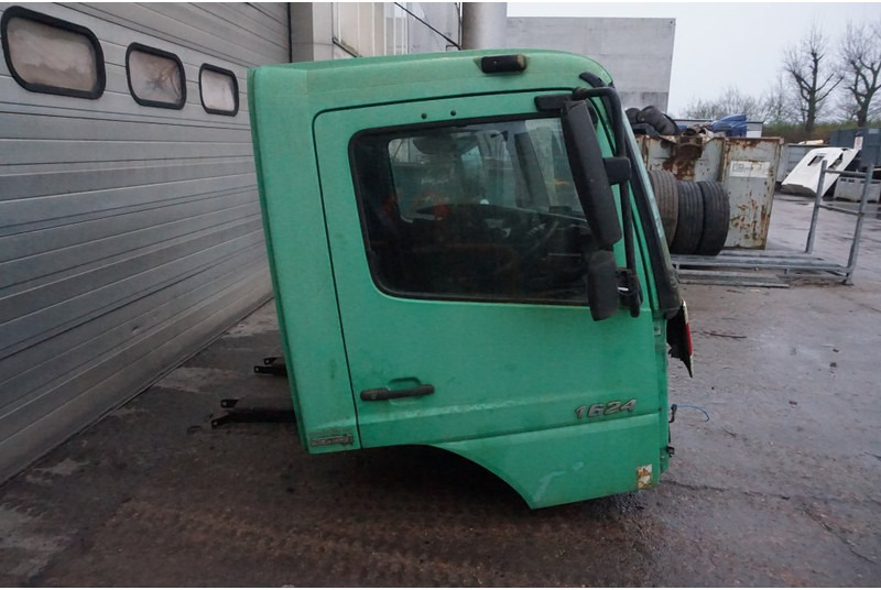 Mercedes-Benz ATEGO F07 KORT RECHTS STUUR 972 890 25 200671 - Cabine et intérieur pour Camion: photos 2 Mercedes-Benz ATEGO F07 KORT RECHTS STUUR 972 890 25 200671 - Cabine et intérieur pour Camion: photos 2