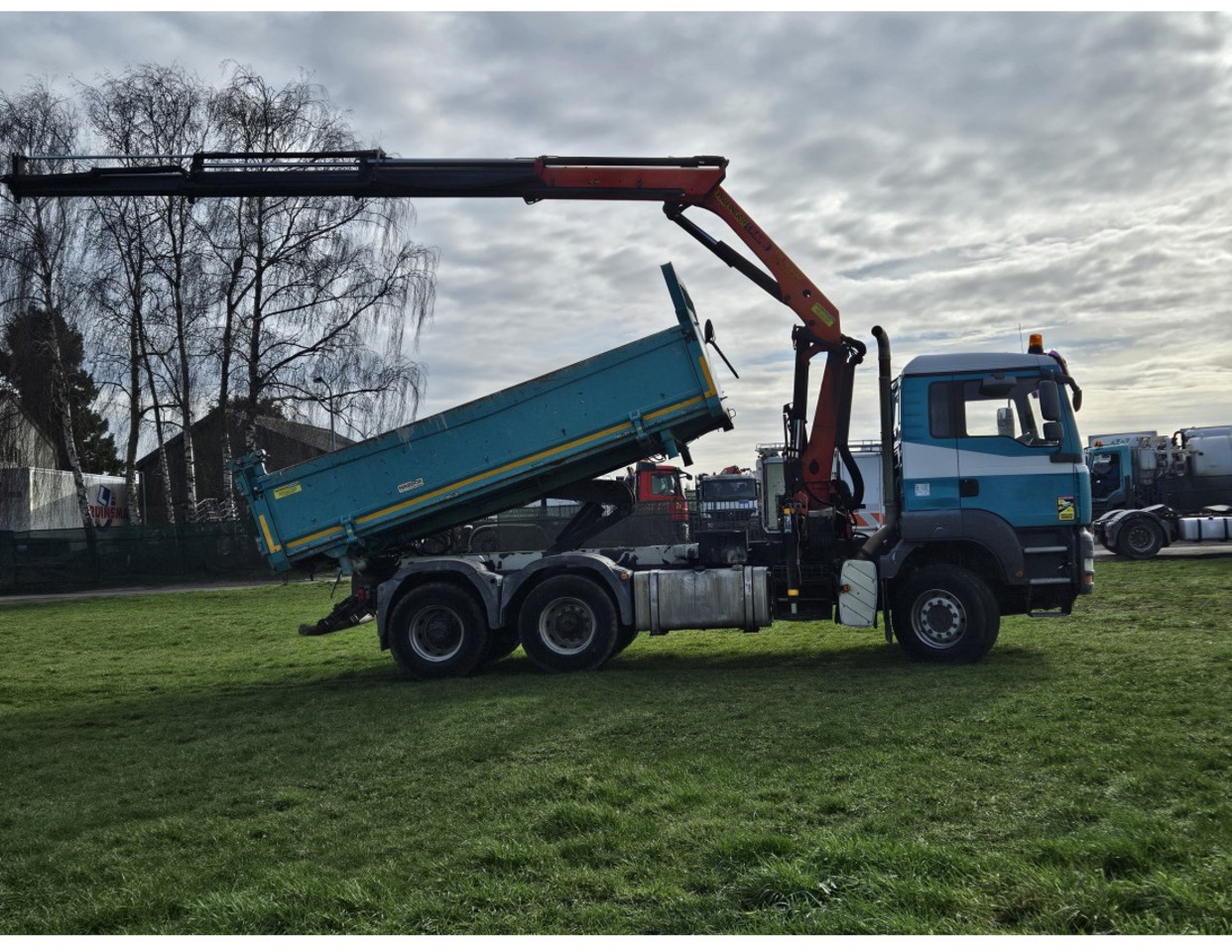 Camion benne MAN TGA 33.360 TIPPER 3 SIDE CRANE PALFINGER 16502 *REMOTE CONTROL: photos 6
