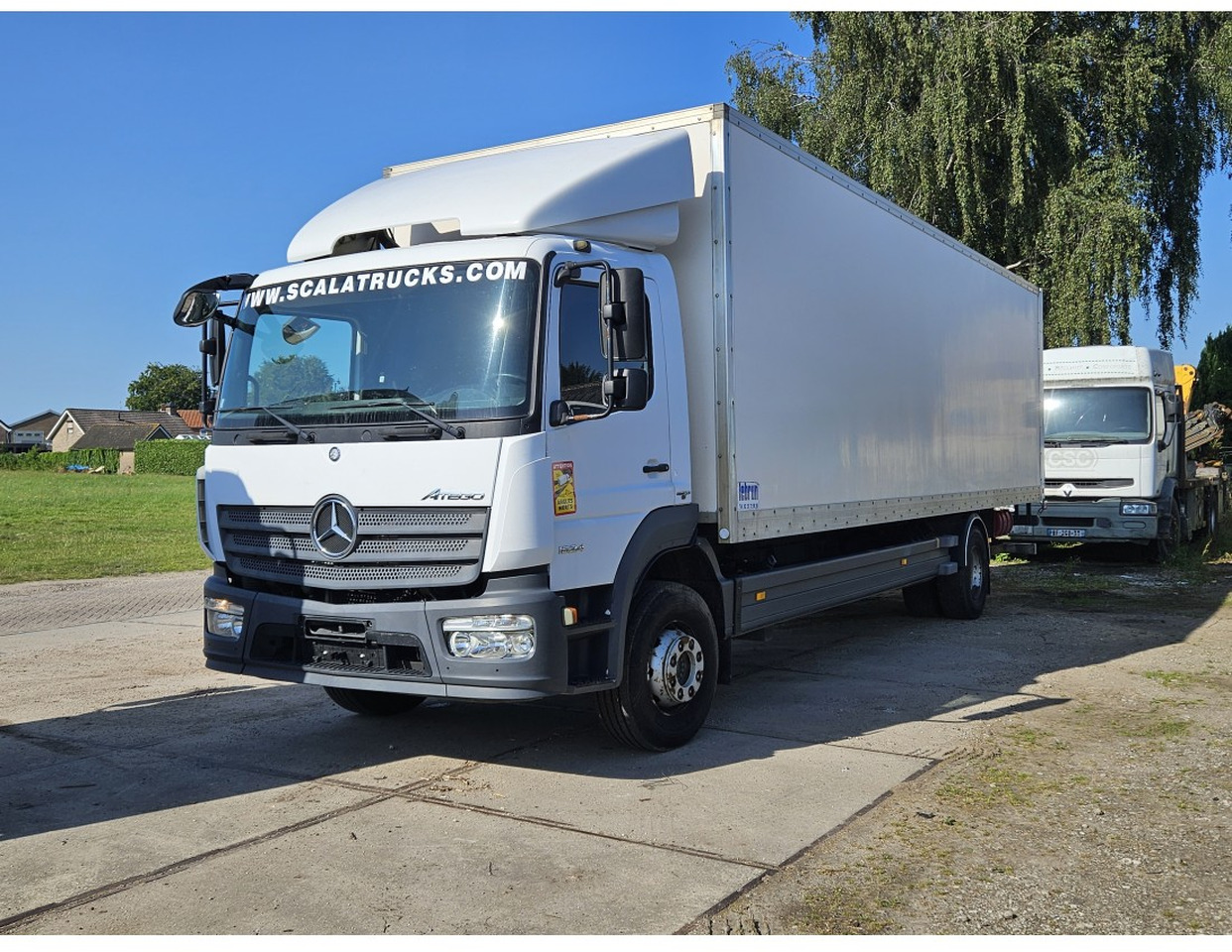 Mercedes-Benz Atego 1624 Euro 6 Closed Box Loading lift very clean - Camion fourgon: photos 1 Mercedes-Benz Atego 1624 Euro 6 Closed Box Loading lift very clean - Camion fourgon: photos 1