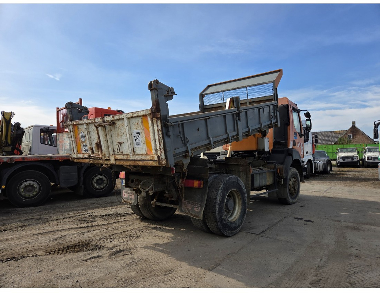 Renault Kerax 340 4x4 Tipper Manual Gearbox Mechanical pump Pompe Mecanique - Camion benne: photos 2 Renault Kerax 340 4x4 Tipper Manual Gearbox Mechanical pump Pompe Mecanique - Camion benne: photos 2