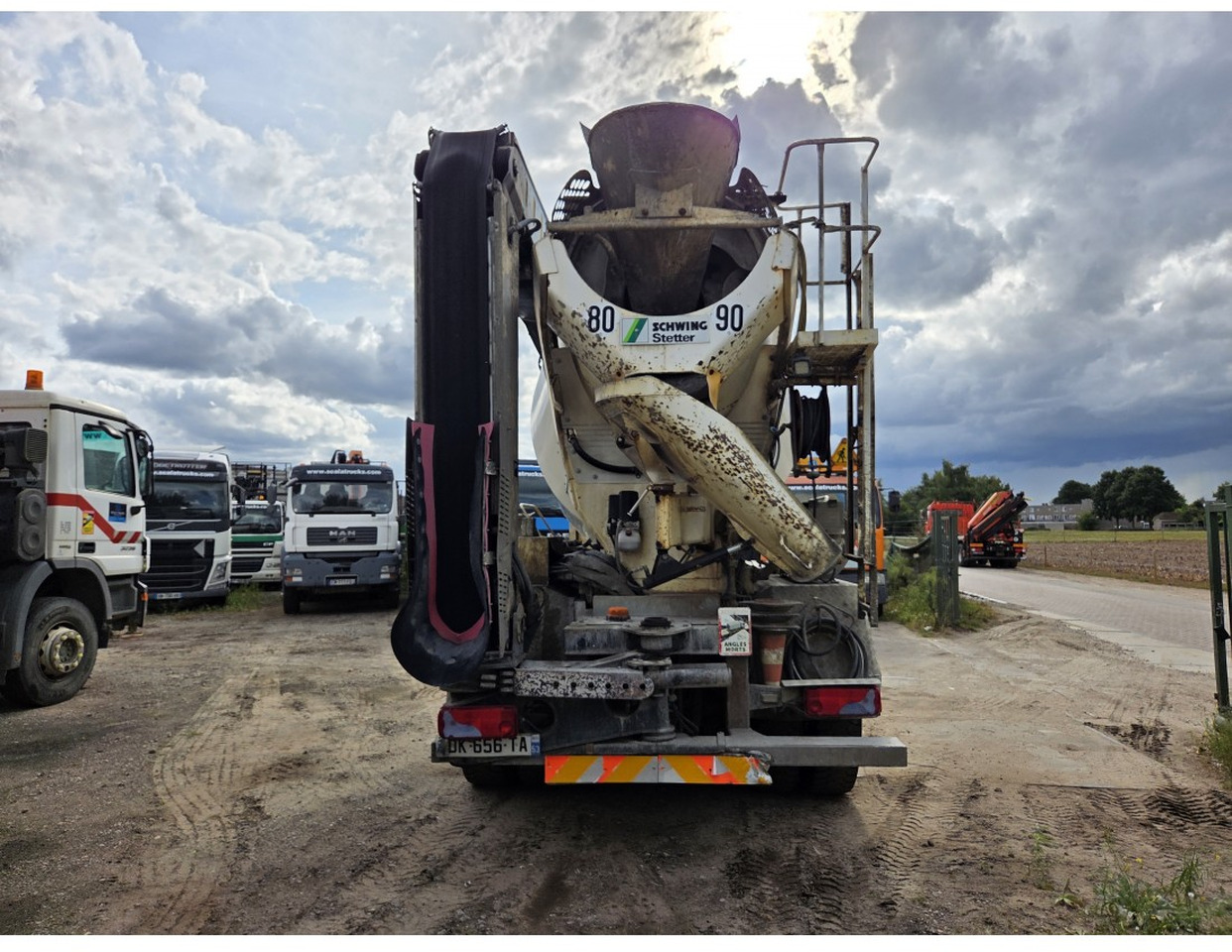 TGS 35.400 8X4 Concrete Mixer Stetter Euro 6 Steelsuspension - Camion malaxeur: photos 3 TGS 35.400 8X4 Concrete Mixer Stetter Euro 6 Steelsuspension - Camion malaxeur: photos 3