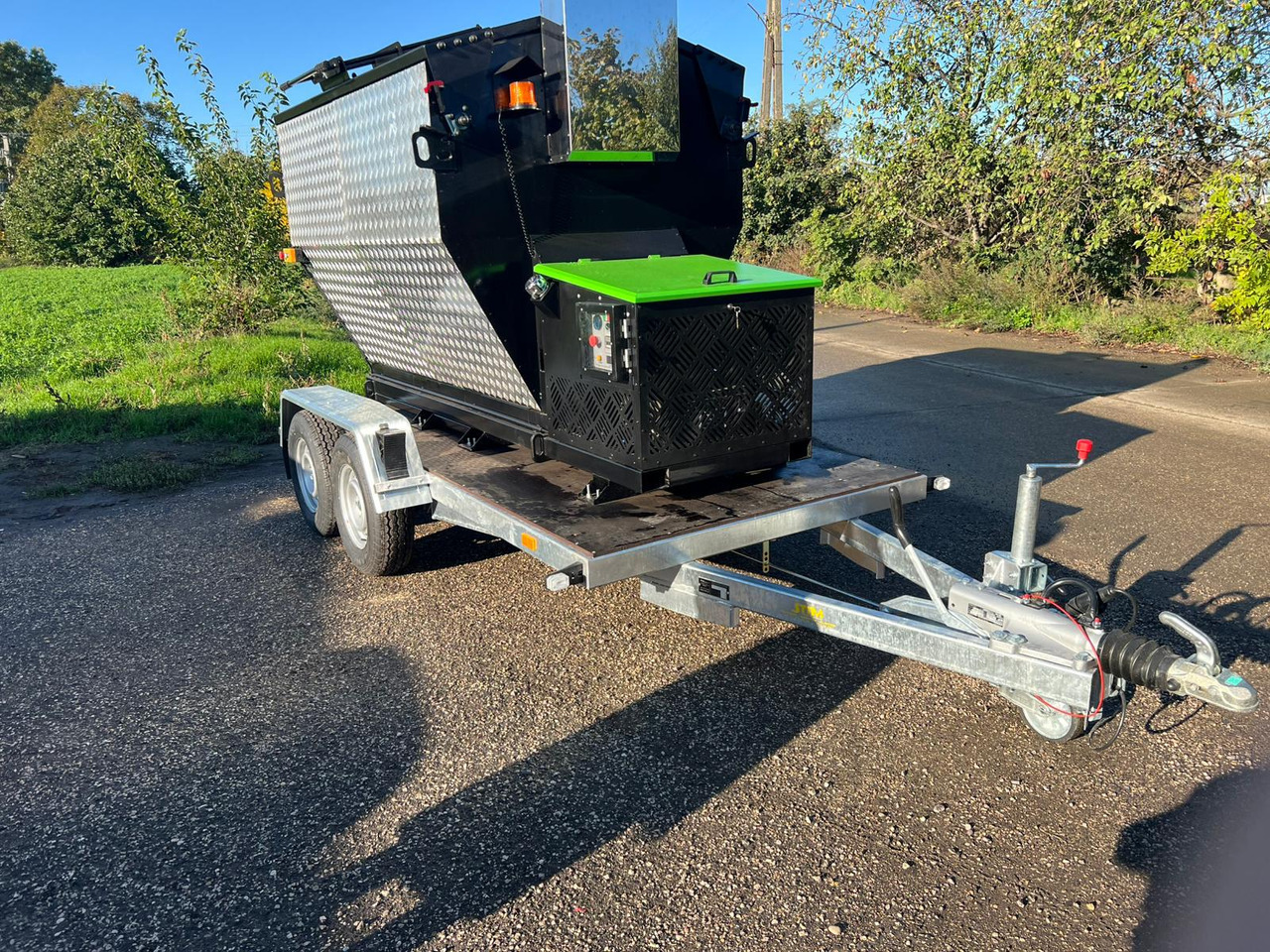 TICAB Asphalt Hot Box from the Manufacturer for 2,8 t, termiskais bunkurs asfaltam HB-2 - Travaux routiers: photos 1 TICAB Asphalt Hot Box from the Manufacturer for 2,8 t, termiskais bunkurs asfaltam HB-2 - Travaux routiers: photos 1