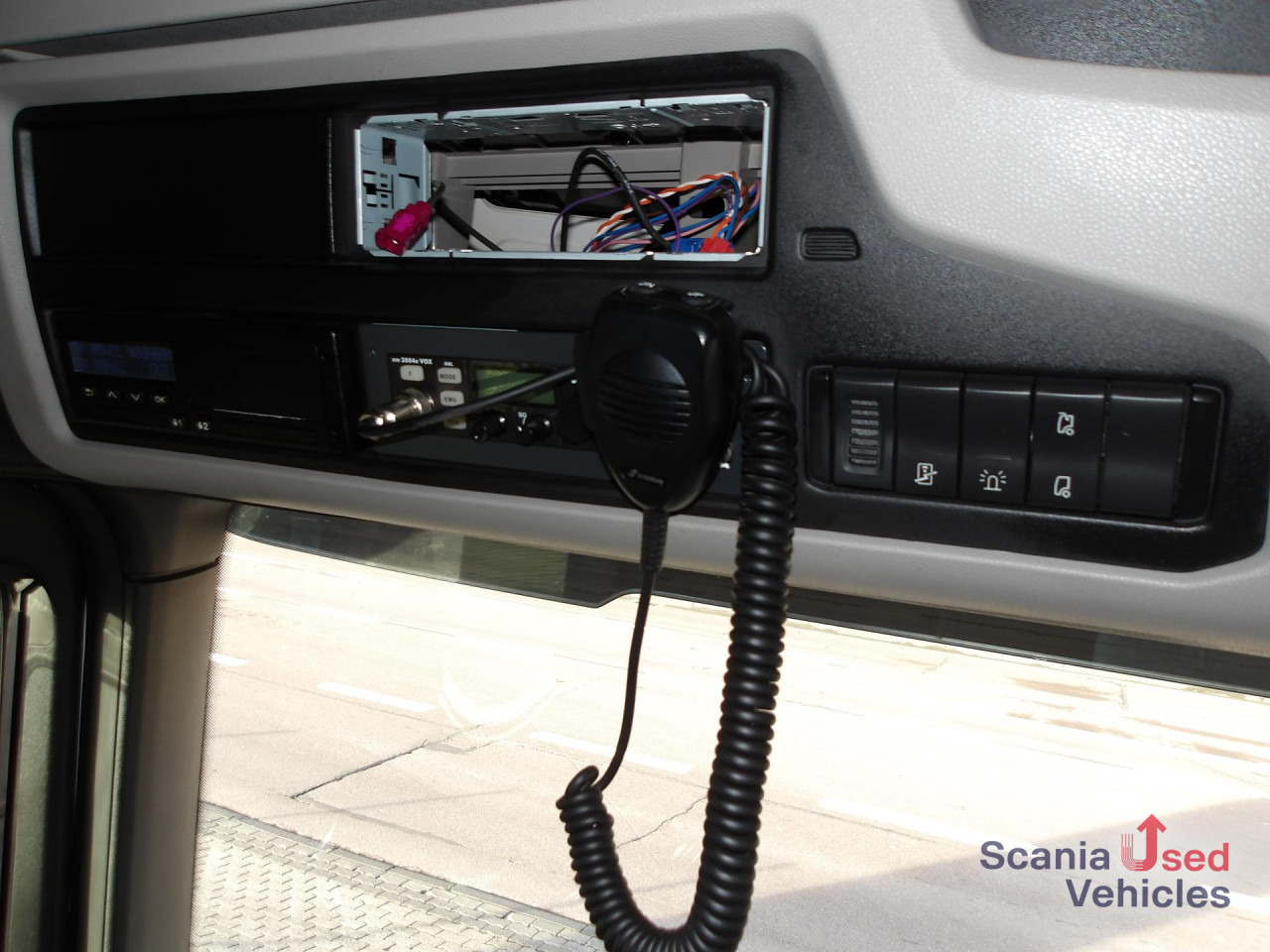 SCANIA R 460 NA - HYDRAULIK - HIGHLINE - 2x TANKs - ACC - - Tracteur routier: photos 3 SCANIA R 460 NA - HYDRAULIK - HIGHLINE - 2x TANKs - ACC - - Tracteur routier: photos 3