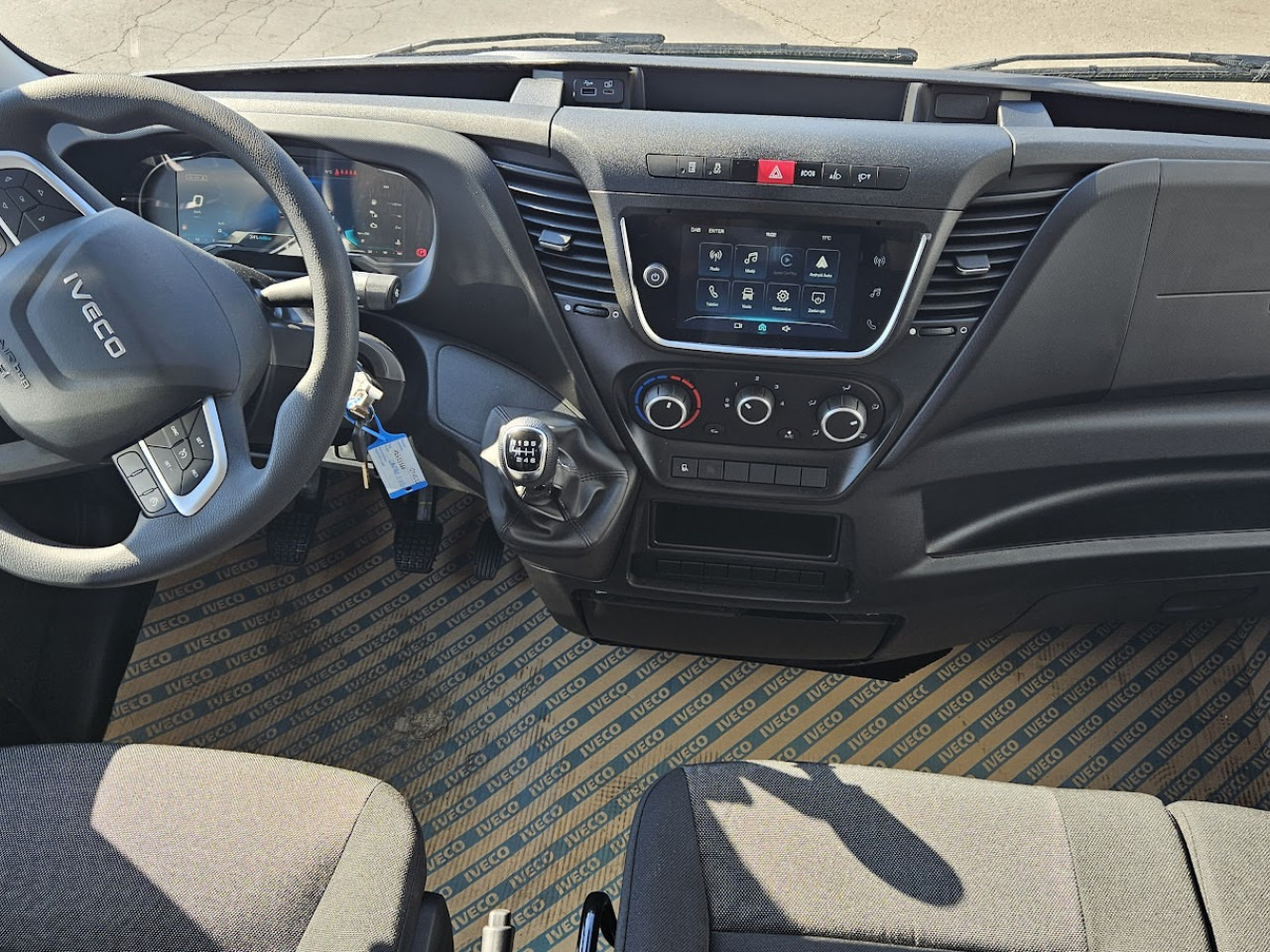 Photo d'intérieur 1: Crédit-bail de IVECO Daily 35C16H3.0 D IVECO Daily 35C16H3.0 D