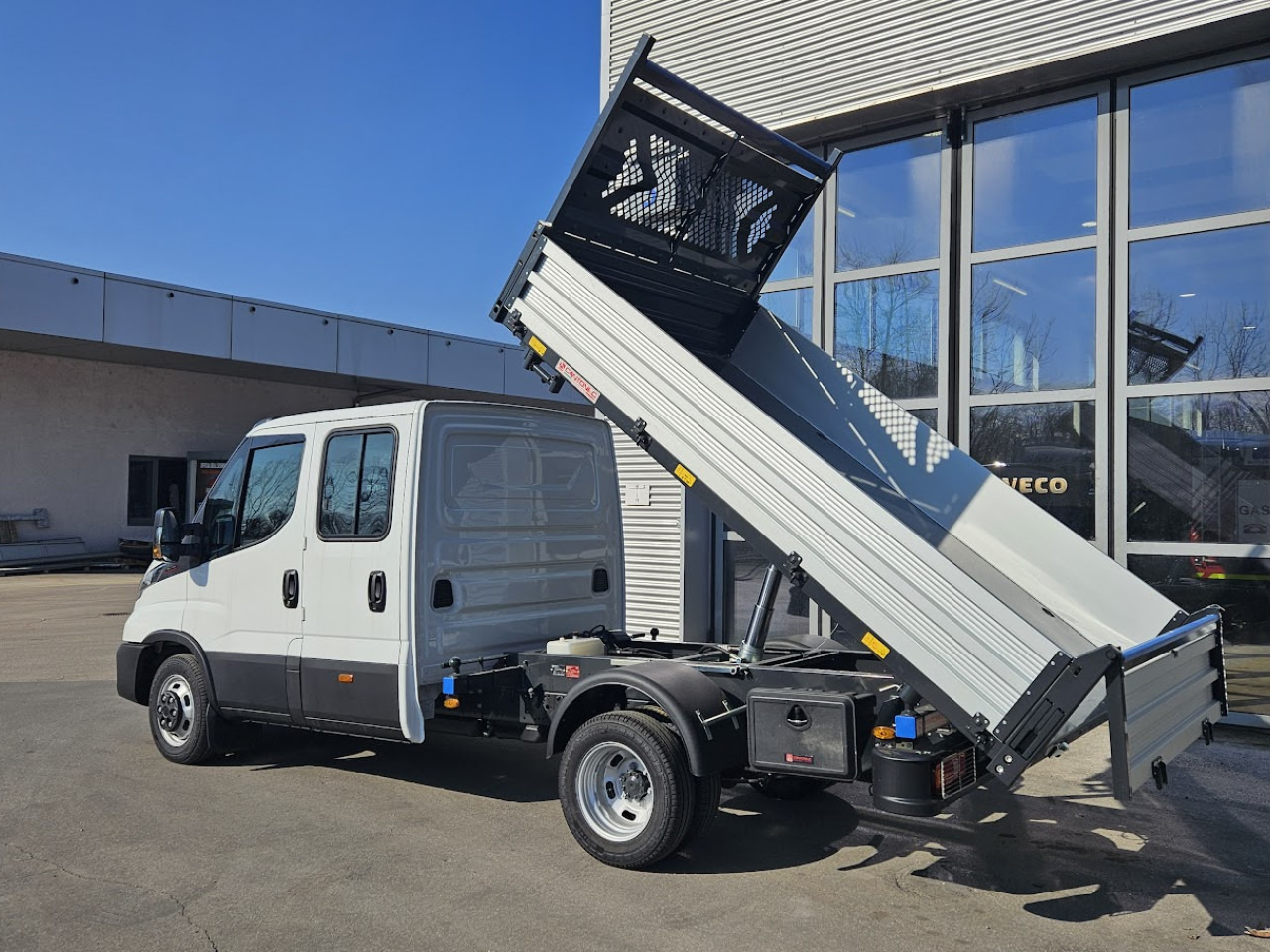 Crédit-bail de IVECO Daily 35C16H3.0 D IVECO Daily 35C16H3.0 D: photos 6