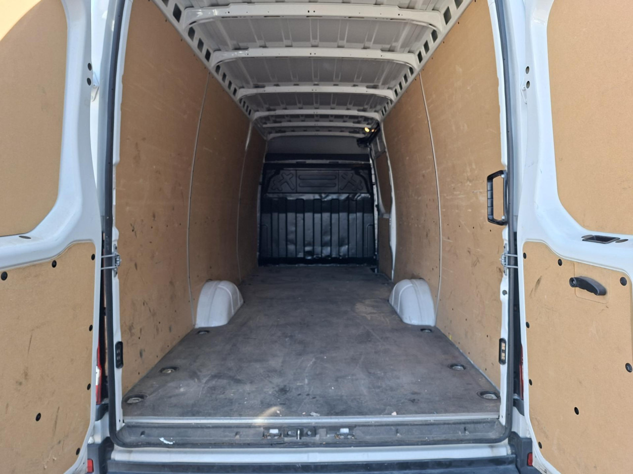 IVECO Daily 35S16V - Transport de personnes: photos 5 IVECO Daily 35S16V - Transport de personnes: photos 5