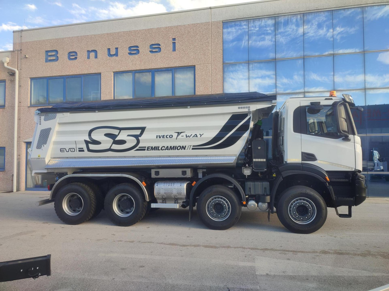 IVECO T-Way AD410T50 - Camion benne: photos 5 IVECO T-Way AD410T50 - Camion benne: photos 5
