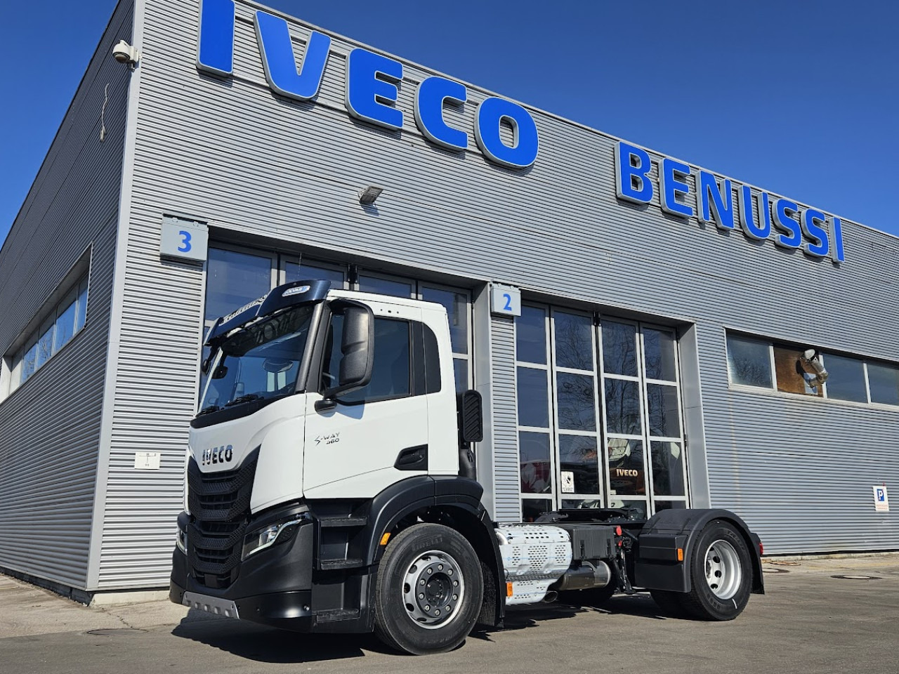 IVECO Daily S-Way AD440S46T/P - Tracteur routier: photos 1 IVECO Daily S-Way AD440S46T/P - Tracteur routier: photos 1