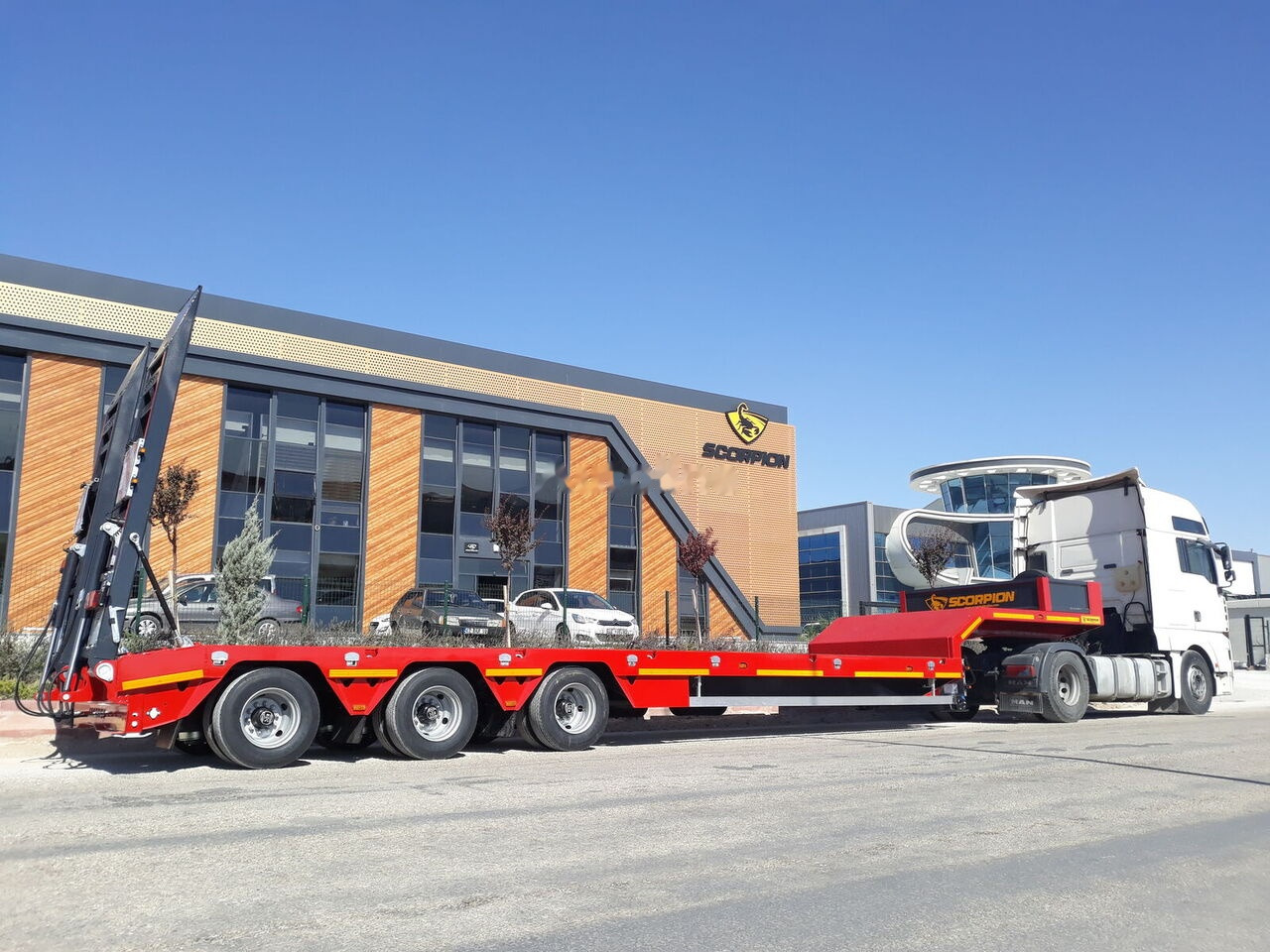 Semi-remorque surbaissé neuf Scorpion Trailer 2024 NEW 3 AXLE (MANUFACTURER COMPANY): photos 1