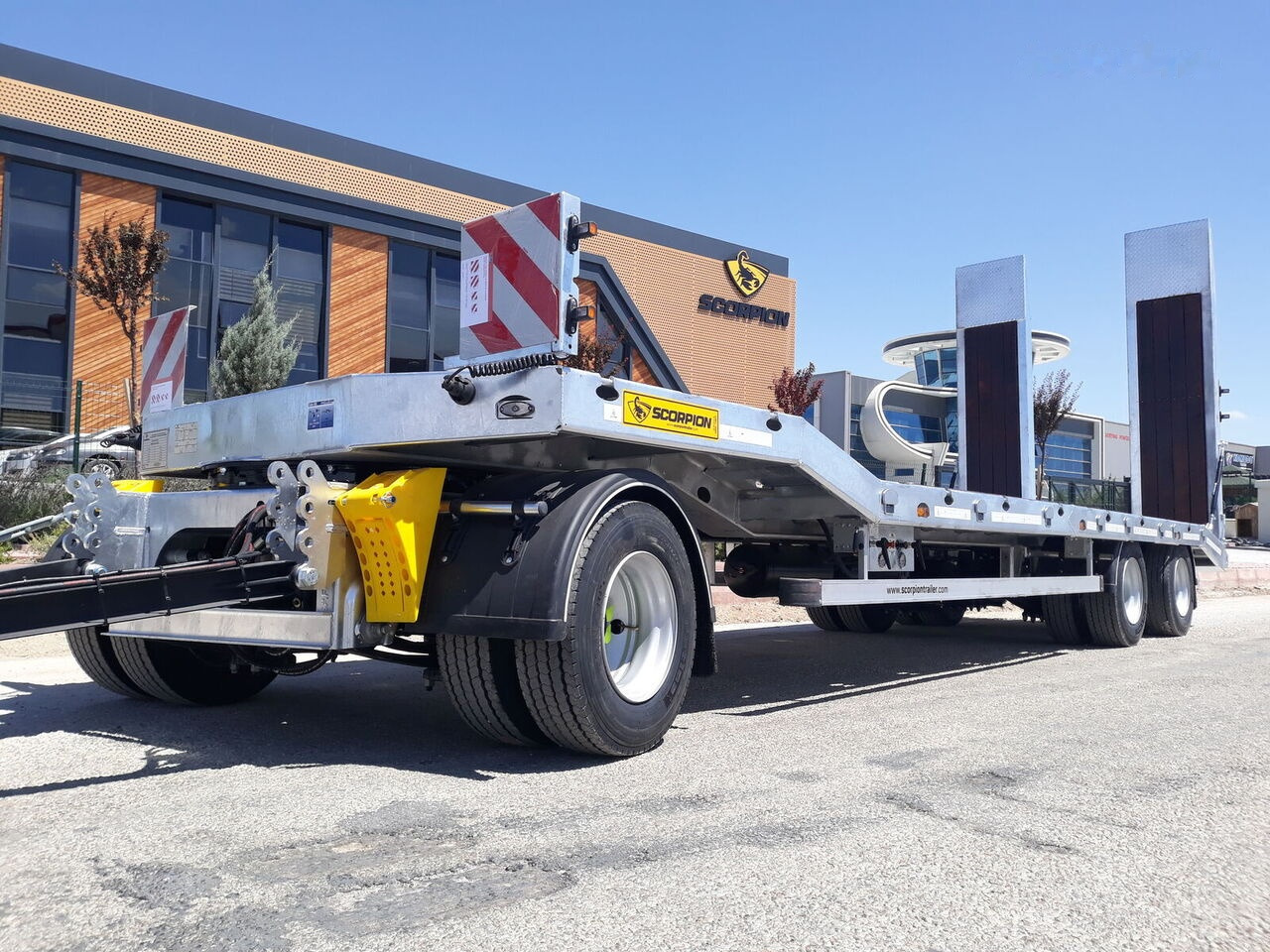 Scorpion Trailer SCORPION TRAILER NEW 3 AXLE (MANUFACTURER COMPANY) - Semi-remorque surbaissé: photos 2 Scorpion Trailer SCORPION TRAILER NEW 3 AXLE (MANUFACTURER COMPANY) - Semi-remorque surbaissé: photos 2
