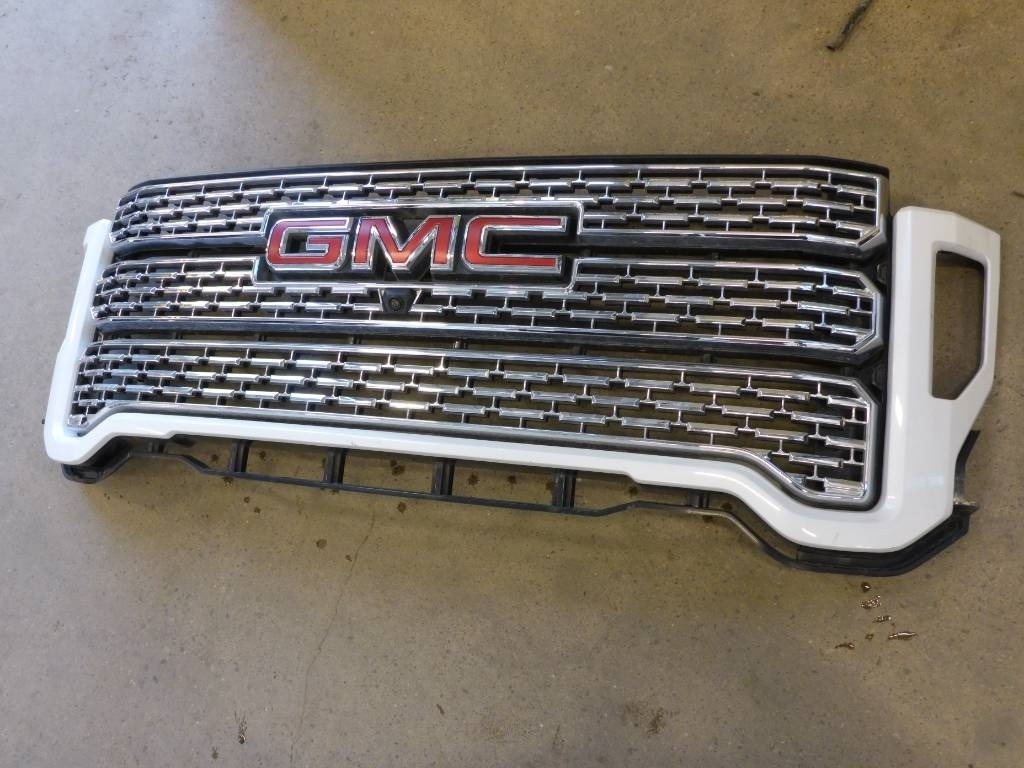 GMC Denali 2021 Grill - Cabine pour Camion: photos 1 GMC Denali 2021 Grill - Cabine pour Camion: photos 1