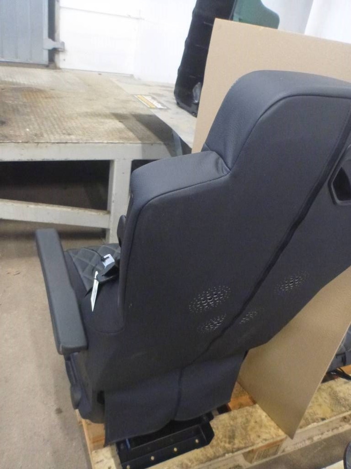 Mercedes-Benz Actros - Cabine pour Camion: photos 2 Mercedes-Benz Actros - Cabine pour Camion: photos 2